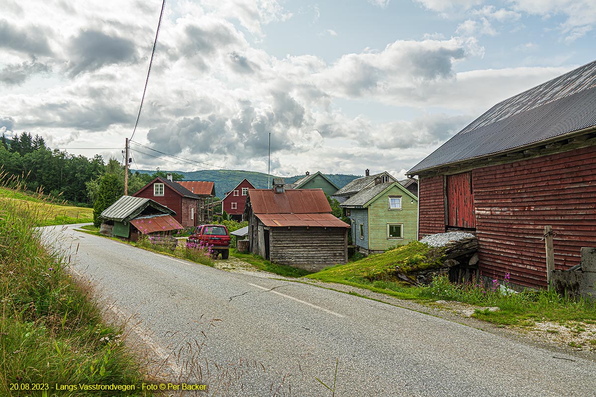 Langs Vasstrondvegen