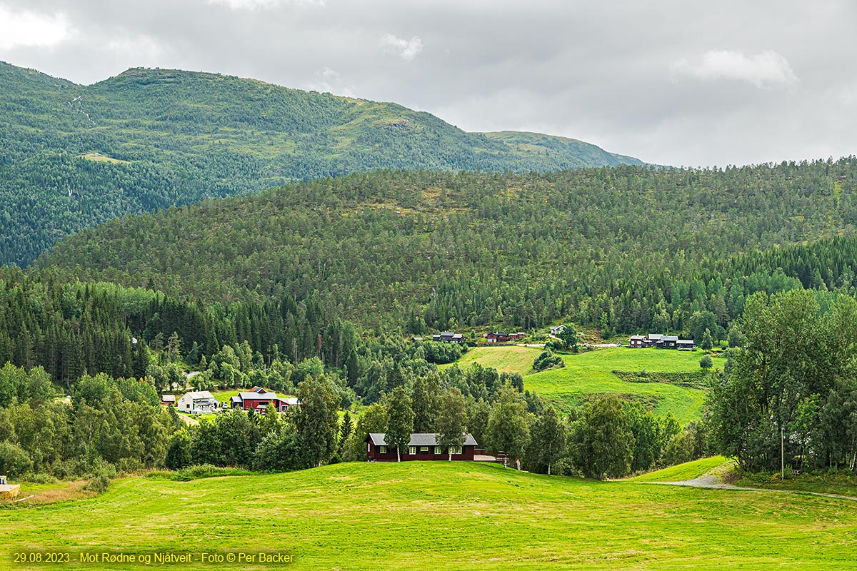 Mot Rødne og Njåtveit