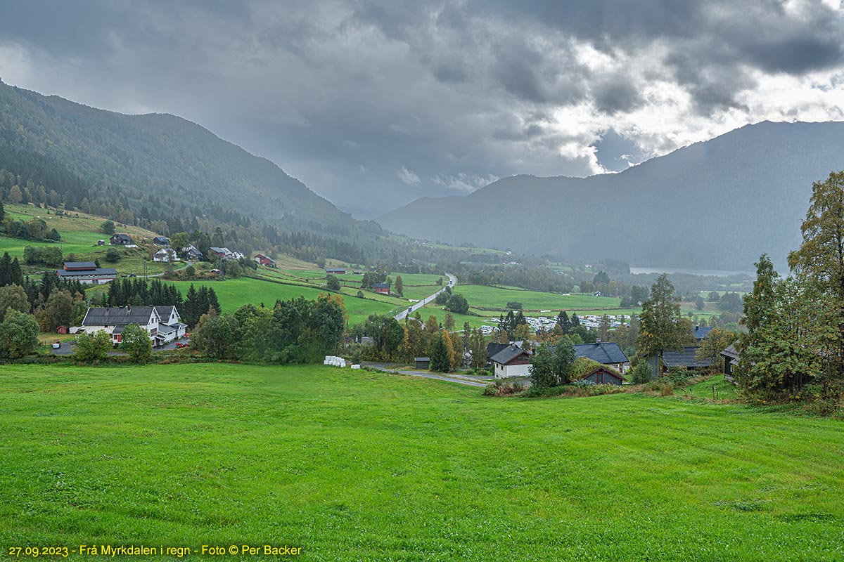 Frå Myrkdalen i regn