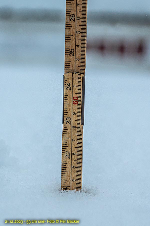 53 cm snø