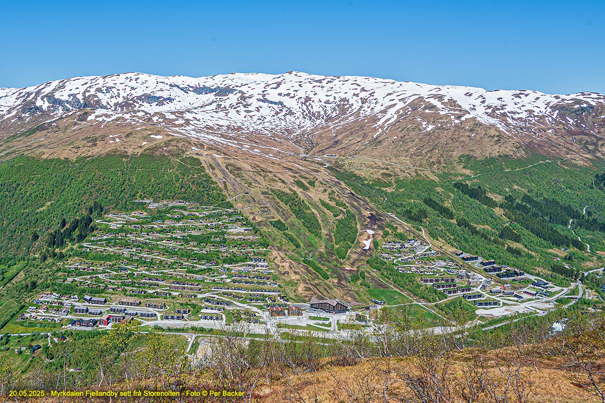 Myrkdalen Fjellandsby sett frå Storenolten