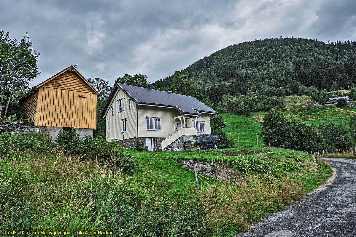 Frå Holbyygdvegen