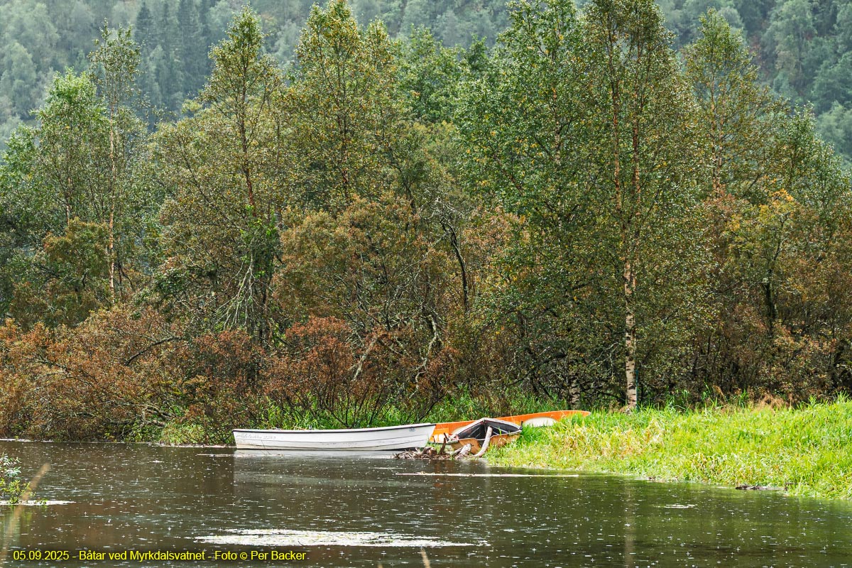 Båtar på Myrkdalsvatnet