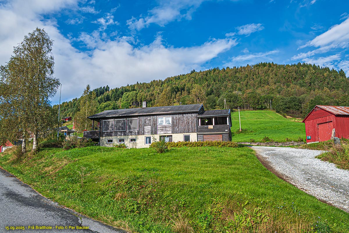 Frå Bratthole