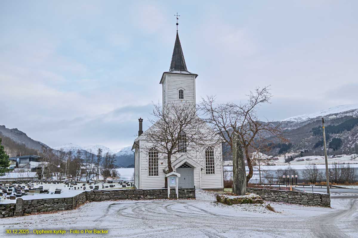 Oppheim kyrkje