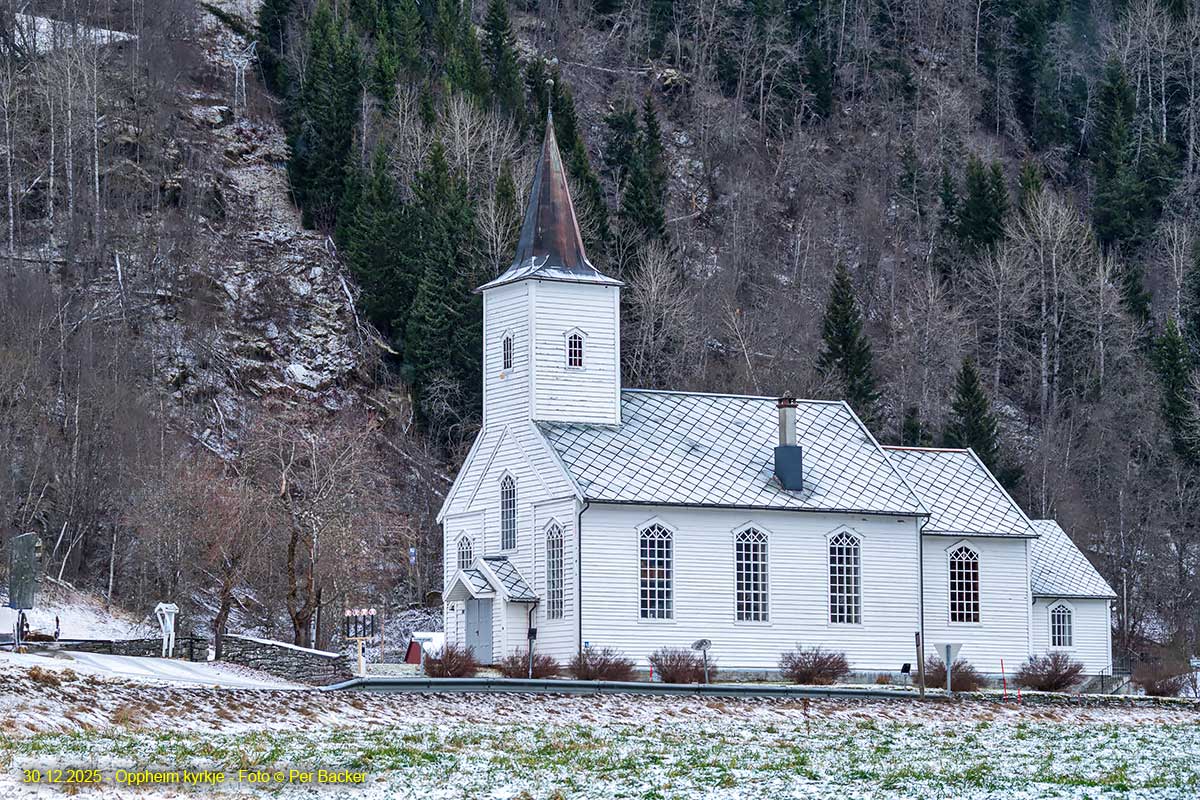 Oppheim kyrkje