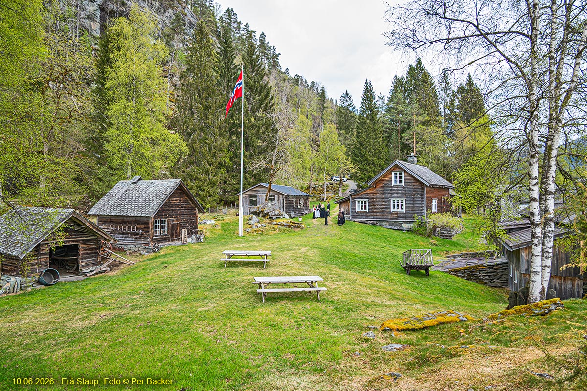 Frå Staup