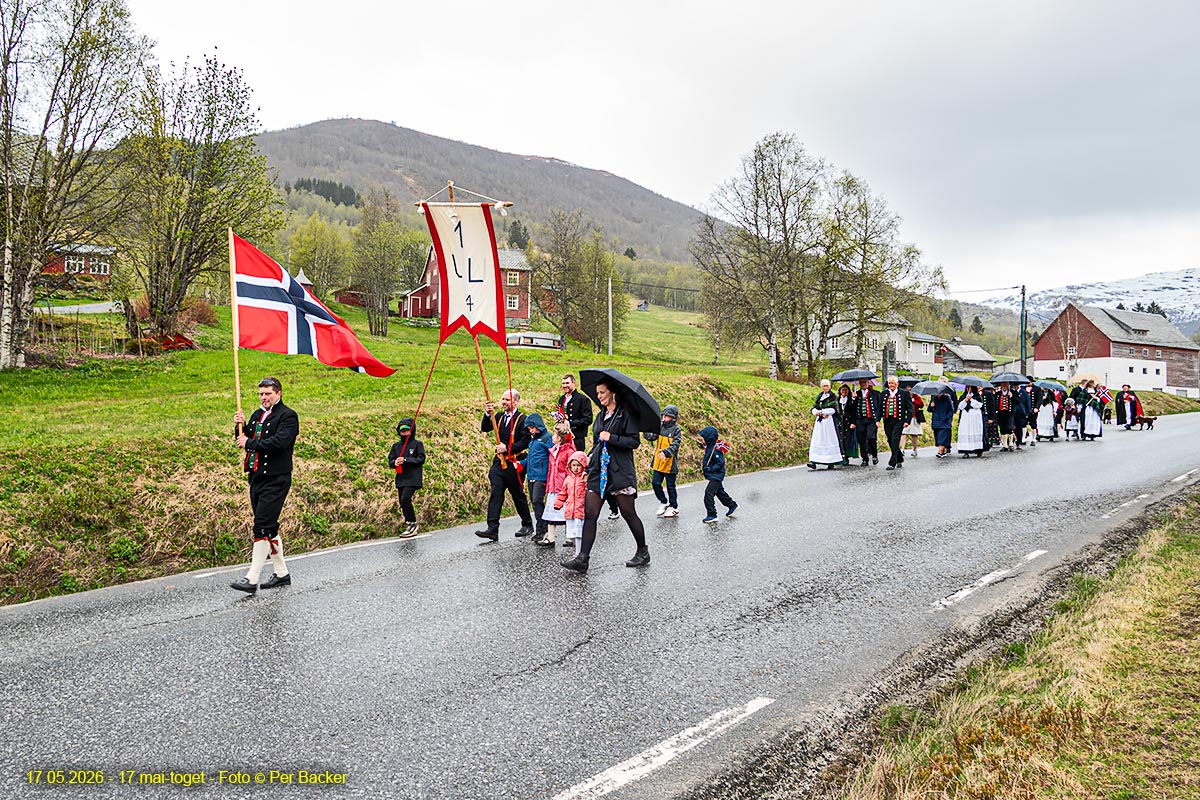 17.mai-toget