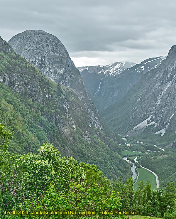 Jordalsnuten med Nærøydalen